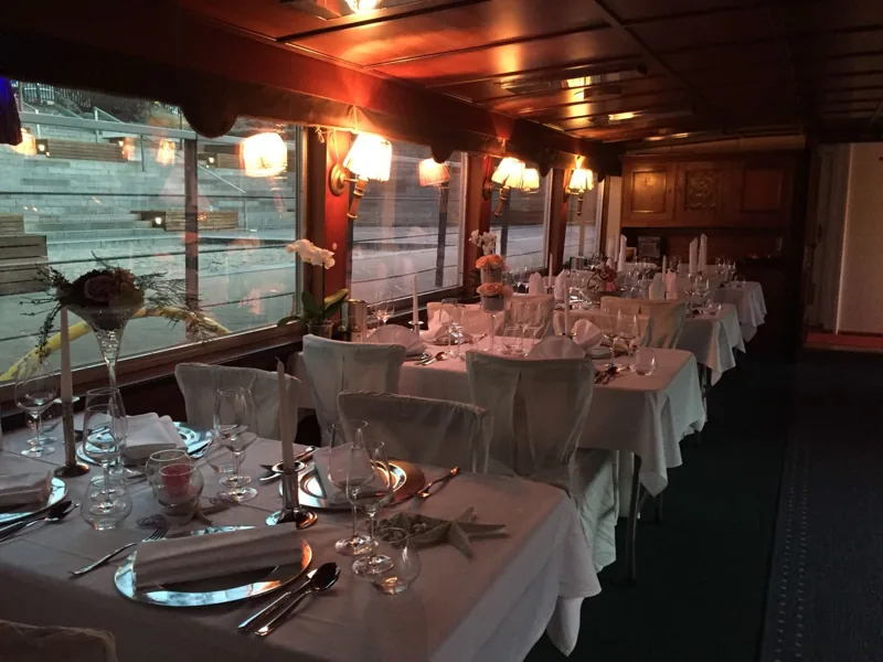 Wedding table on MS Lex